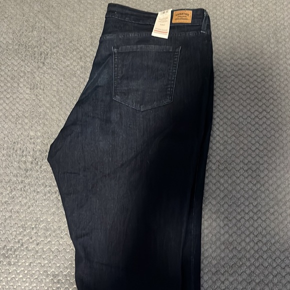 New Womens Mid-Rise Bootcut Jeans Size 22 - Picture 5 of 6